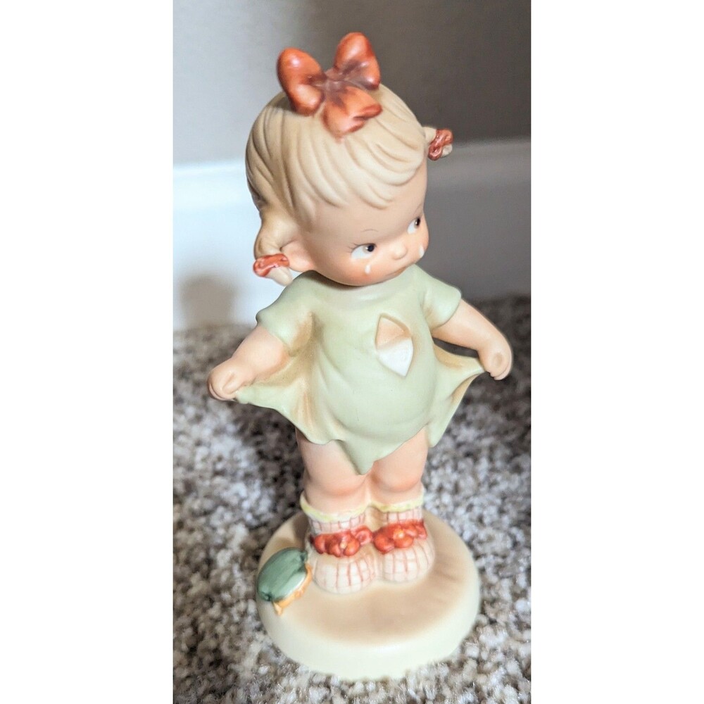 Enesco Memories of Yesterday "Mommy I Teared It" 1987 Lucie Attwell Figurine